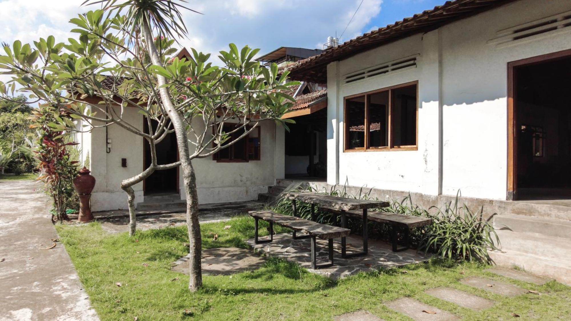 Ohmmstay - Rumah Pendopo Homestay *