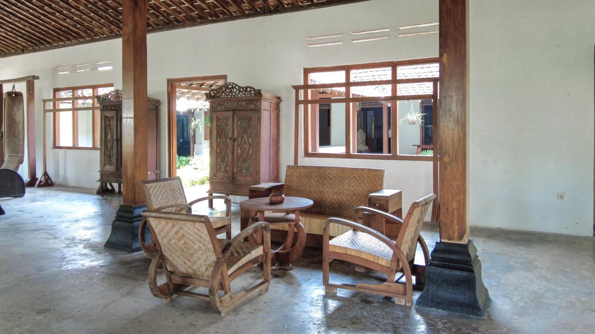 Ohmmstay - Rumah Pendopo